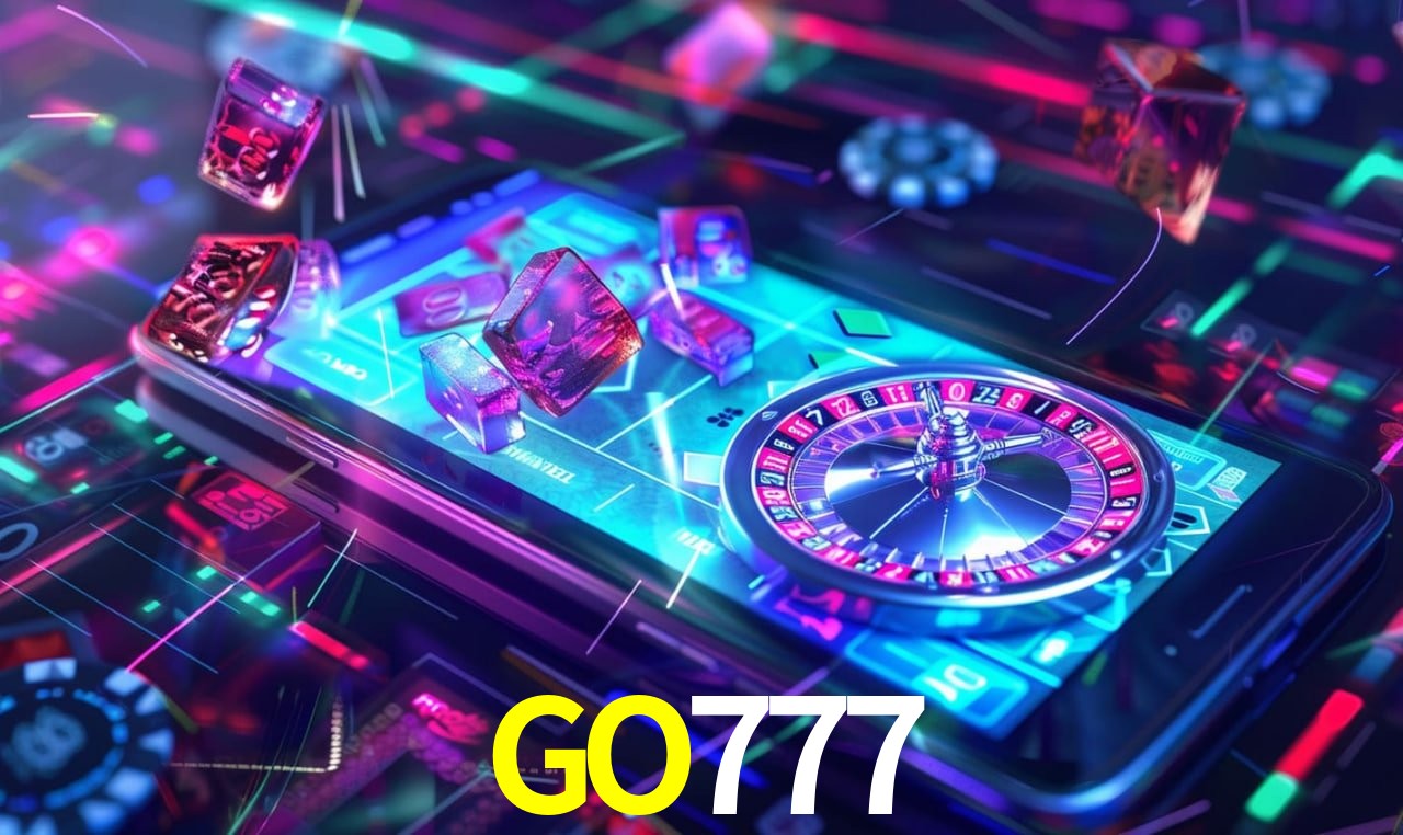 Escena dinámica inspirada en casino con iluminación GO777, cartas, fichas e íconos de juegos digitales en un espacio moderno de juegos.